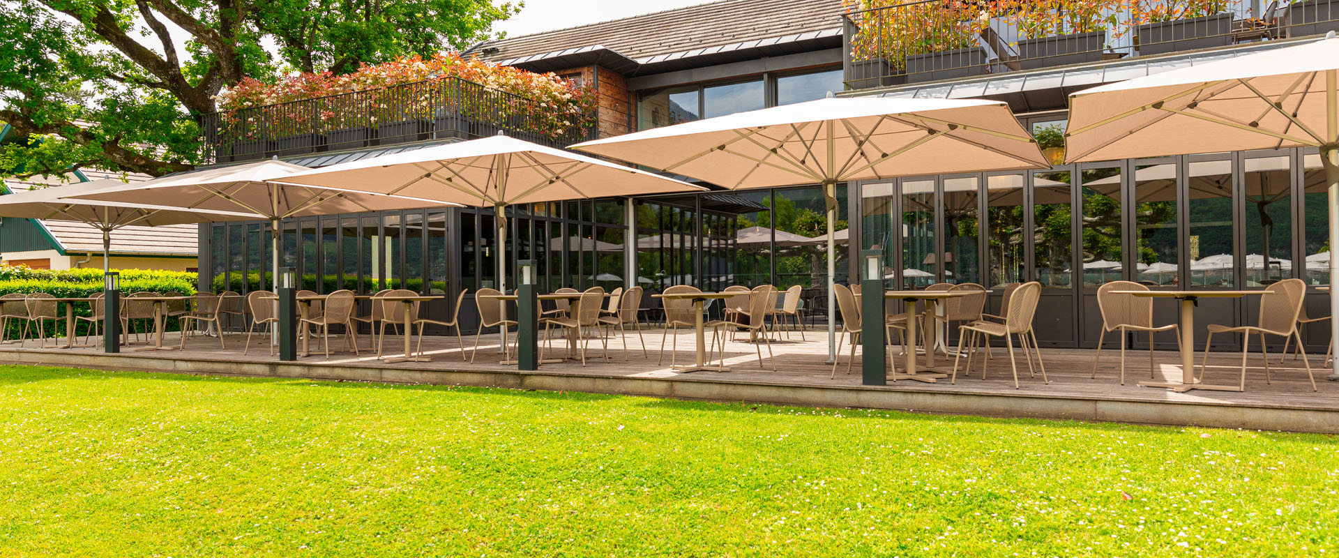 restaurant-les-parasols-terrasse-04